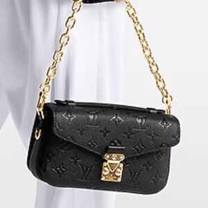 Louis Vuitton Pochette Métis East West Black Monogram embreinte leather